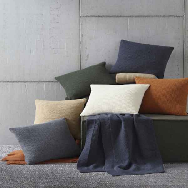 Sferra-Pettra Lambswool Throw & Decorative Pillow