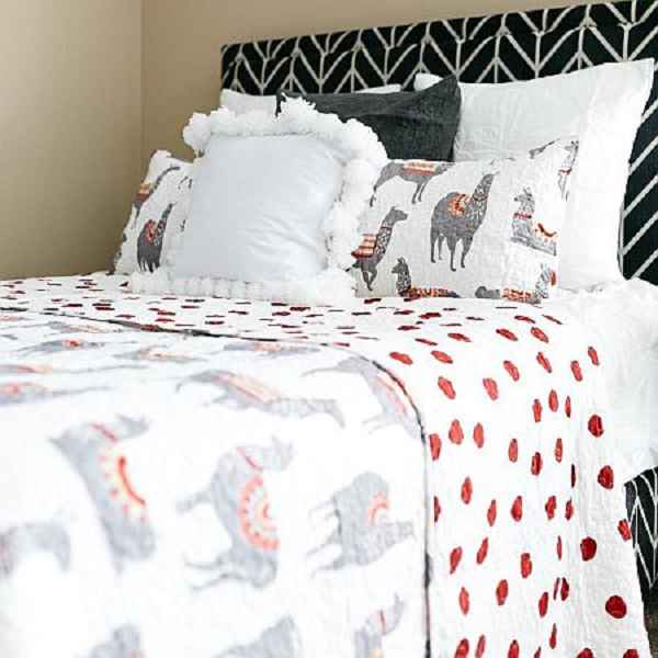 Ida Mae-Lennie Llama Quilt Set