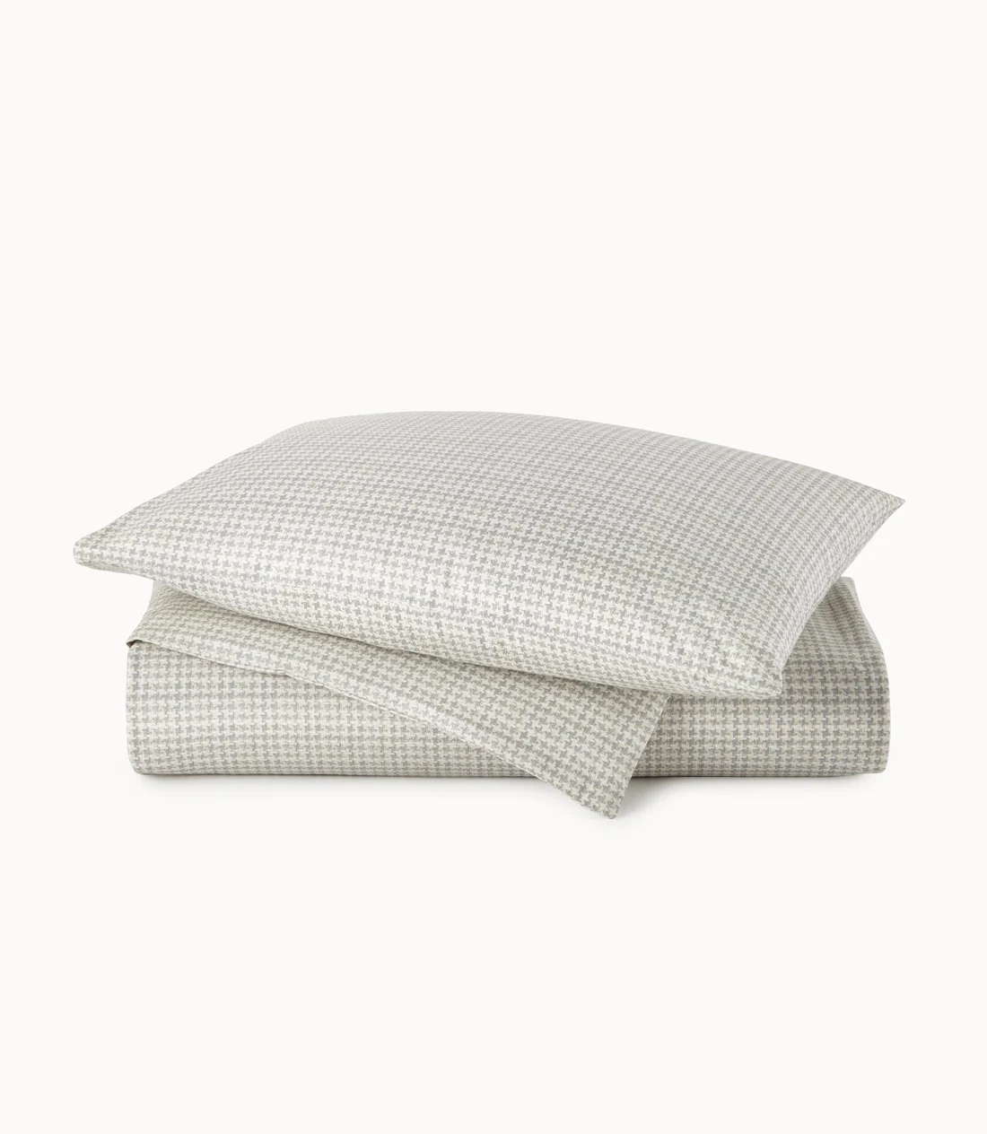 Houndstooth-Duvet-and-Sham_Griege_layered_1740x2000_f0d5b130-c096-47e1-8612-fadc654574bd