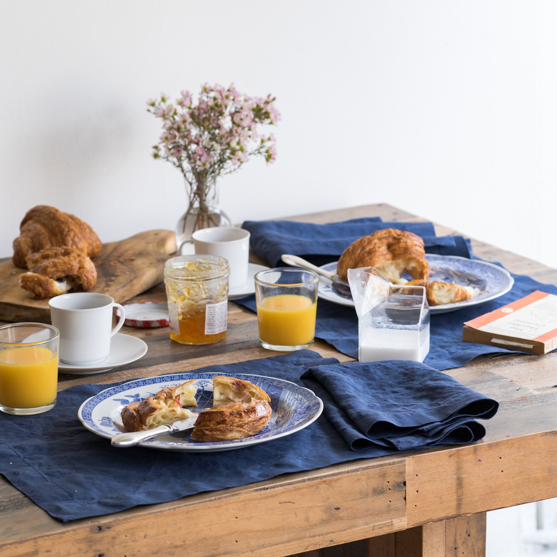 Navy-blue-pure-linen-napkin-placemat-2_1