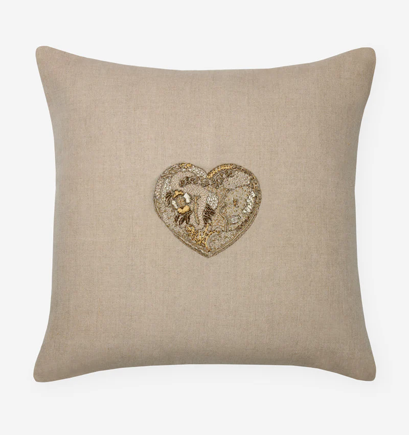 SFERRA-CUORE-DEC-PILLOW-GOLD-SILO_v2_800x