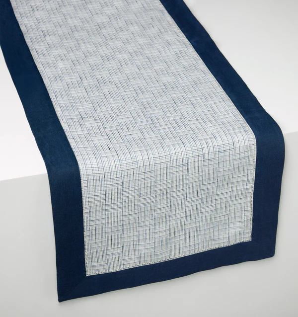 SFERRA_SS24_ECOMM_MIKELINA-SMALL-PLAID_TABLE-RUNNER_NAVY_COMP_v1