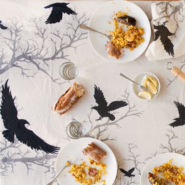 crow-paella-natural-linen-tablecloth-2_2