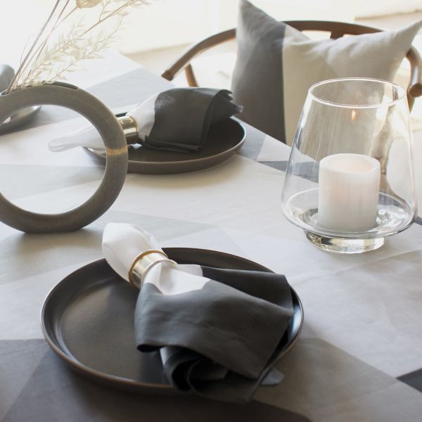 diamond-grey-geometric-napkin