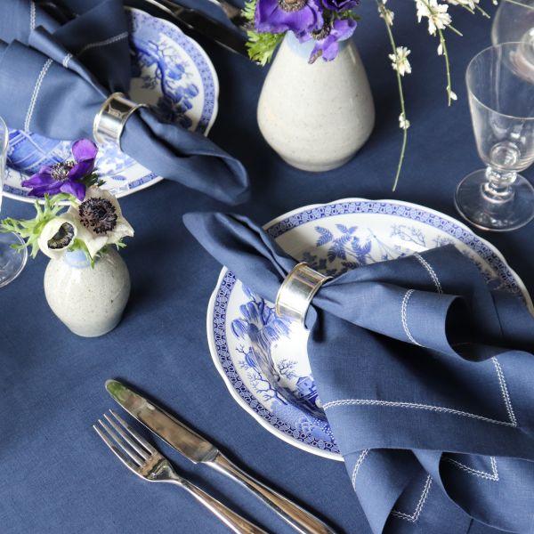 navy-blue-linen-napkin-white-hemstitch_3_2